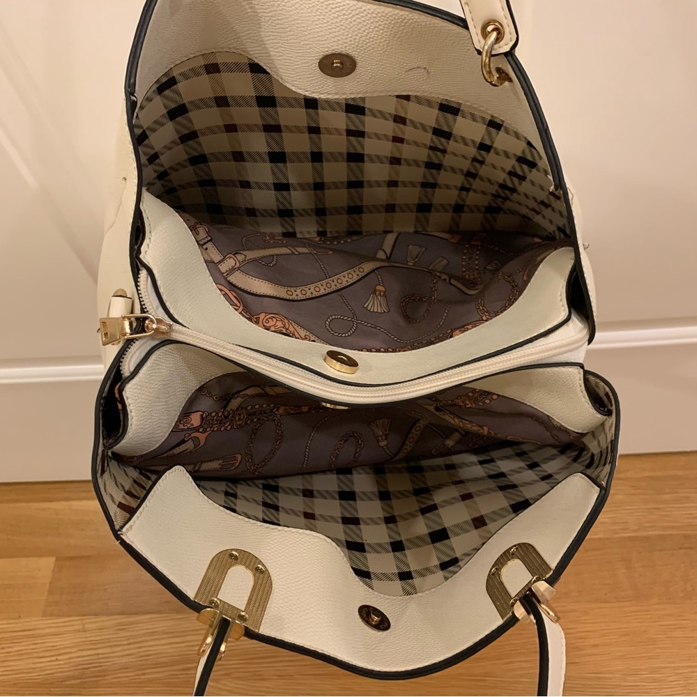 Off White Purse - Versatile - image 6